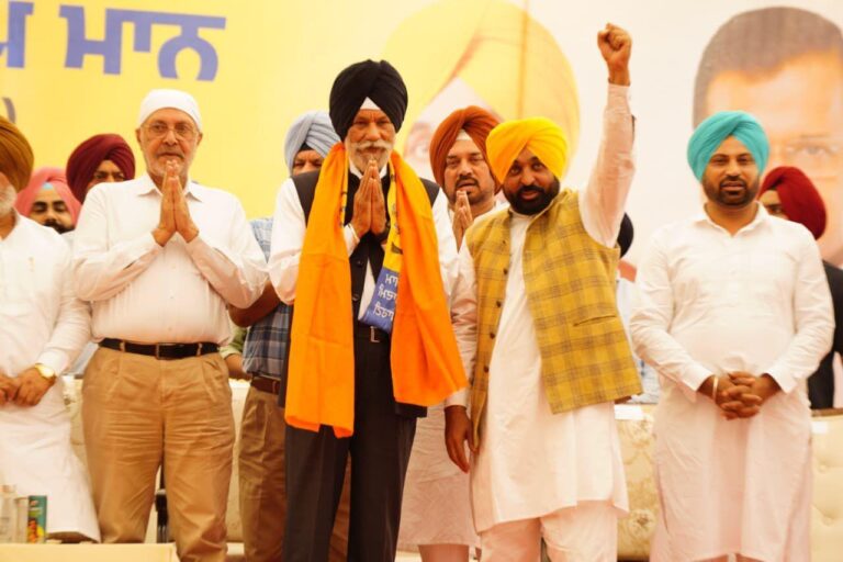 2027 ਦੀਆਂ ਚੋਣਾਂ ਤੋਂ ਪਹਿਲਾਂ ਸ਼੍ਰੋਮਣੀ ਅਕਾਲੀ ਦਲ ਨੂੰ ਵੱਡਾ ਝਟਕਾ # ਸਾਬਕਾ ਮੰਤਰੀ ਸੁਰਜੀਤ ਸਿੰਘ ਰੱਖੜਾ ਆਮ ਆਦਮੀ ਪਾਰਟੀ ਵਿੱਚ ਹੋਏ ਸ਼ਾਮਲ