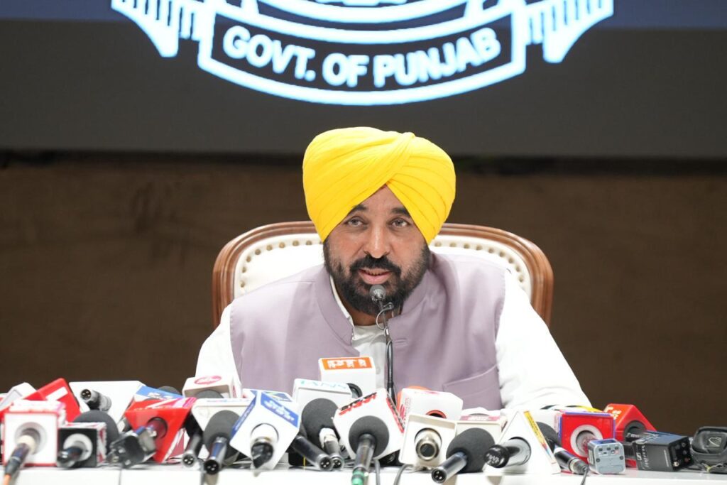 ਭਗਵੰਤ ਮਾਨ ਸਰਕਾਰ ਨੇ ਪ੍ਰਾਈਵੇਟ ਸਕੂਲਾਂ ਵੱਲੋਂ ਮਨਮਰਜ਼ੀ ਦੀਆਂ ਫੀਸਾਂ ਵਧਾਉਣ ‘ਤੇ ਲਾਈ ਰੋਕ